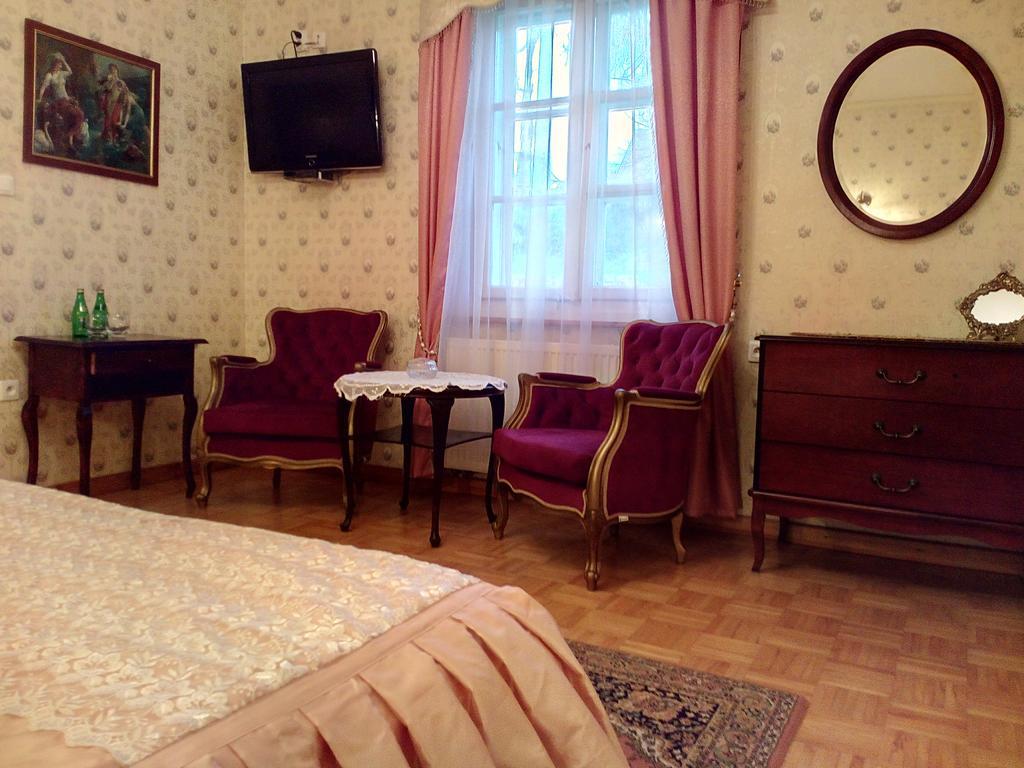 Dworek Ojca Mateusza Sandomierz Exterior foto